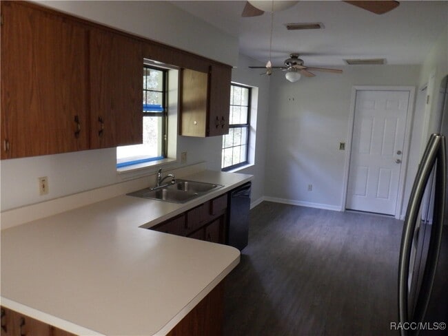 Building Photo - 4441 S World Way