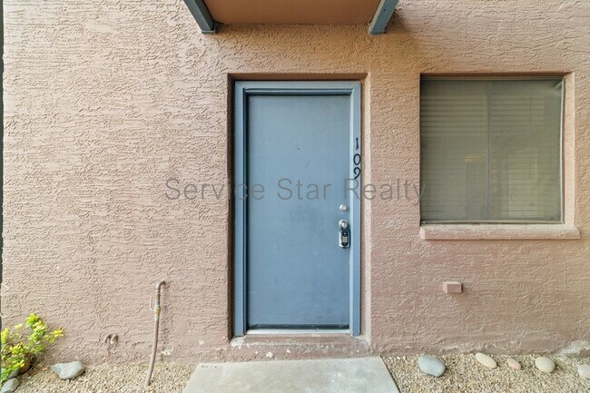 Foto del edificio - 16602 N 25th St