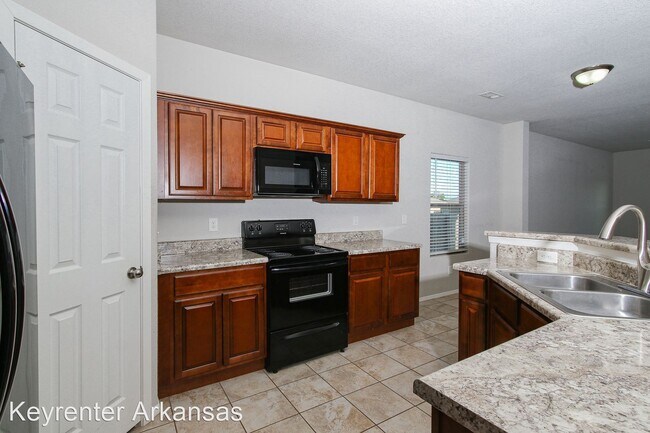 Foto del edificio - 3 br, 2.5 bath House - 2711 Wyandotte Ave