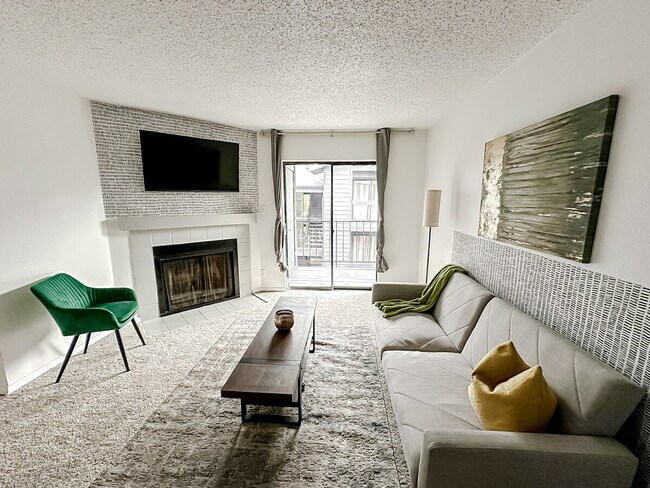 Foto del edificio - 1071 Clayton Ln