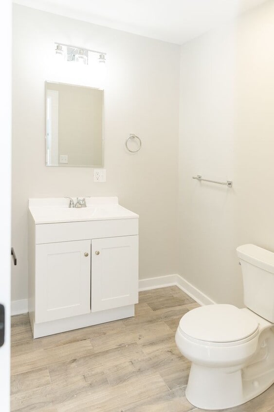 Building Photo - 503 Linden St