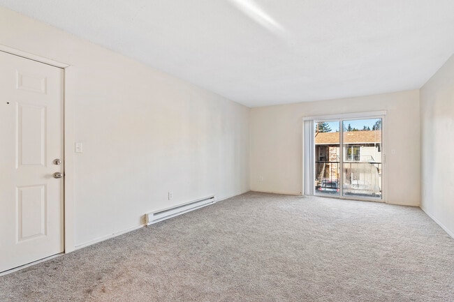 Building Photo - Emerald Grove