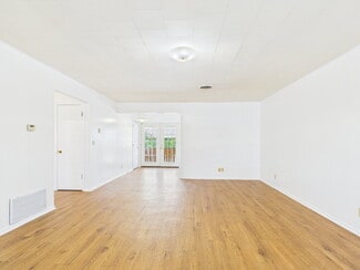 Building Photo - 126 Northwest Dr
