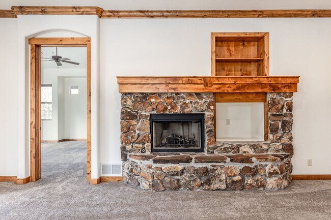 Foto del edificio - Freshly Renovated Deer Mountain Home for Rent NOW!