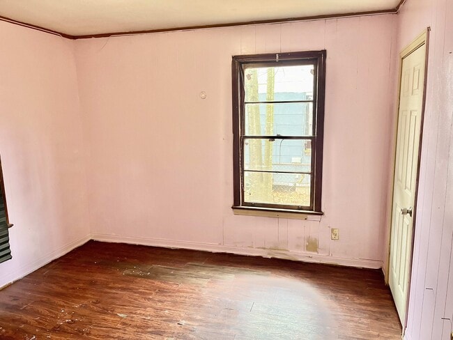 Building Photo - 5967 Byron Ave