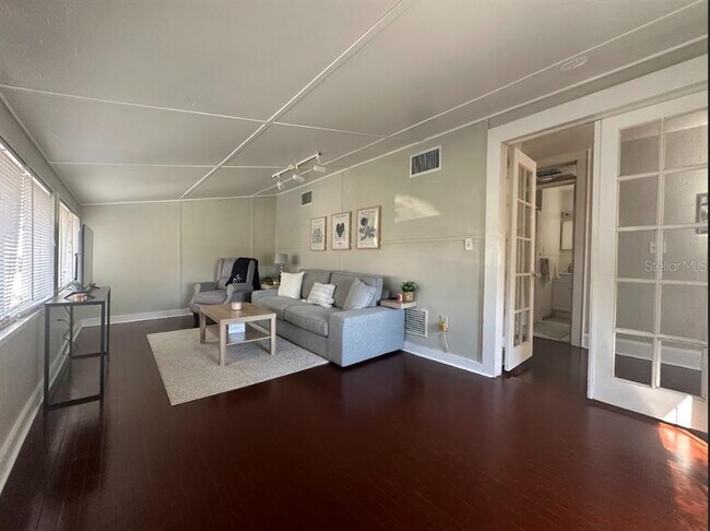 Foto del edificio - 924 SW 5th Ave