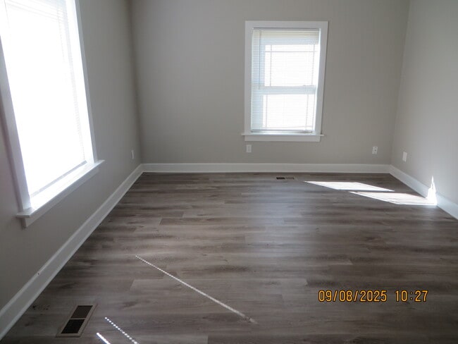 Building Photo - 2119 Noble St