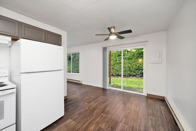 Photo - 3 bedroom home. FIRST MONTH FREE & A 55in ...