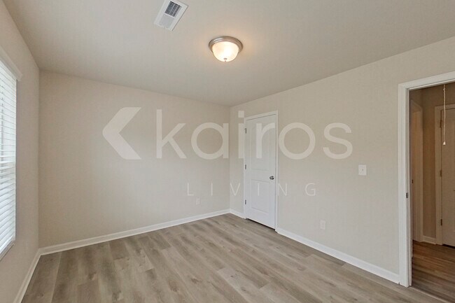 Building Photo - 1205 Amberlight Circle