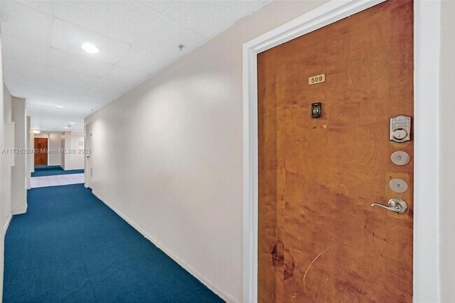 Foto del edificio - 5055 NW 7th St