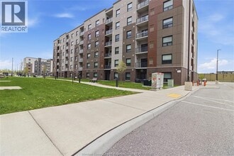 Building Photo - 728 Brownstone Dr