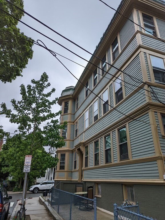 Foto del edificio - 6 Pleasant Ave