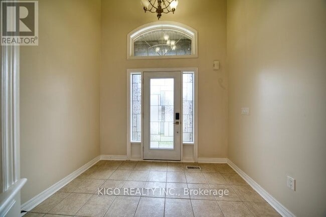 Building Photo - 548 Wasaga Crescent