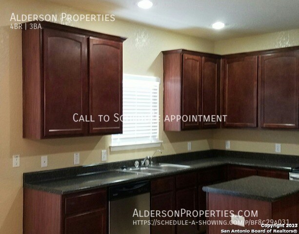 Foto del edificio - 4 Bedroom Home for Sale