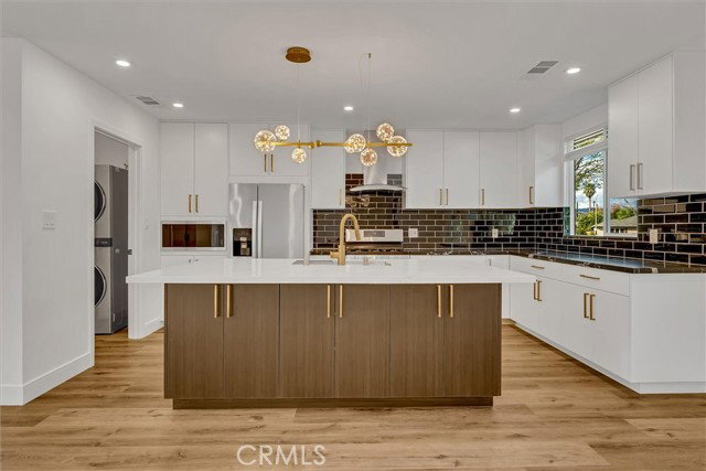 Foto del edificio - 22134 Gilmore St