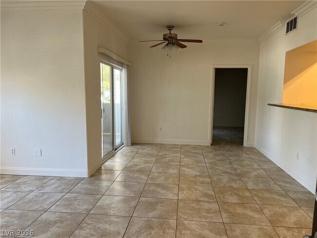 Foto del edificio - 7255 W Sunset Rd
