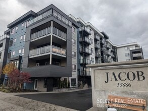 Building Photo - 33886 Pine St