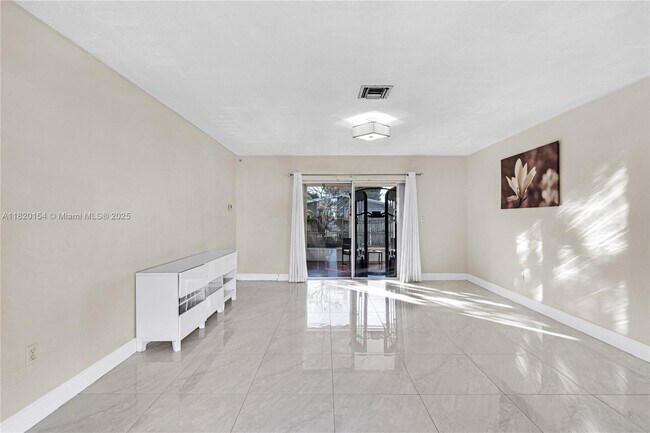 Foto del edificio - 8430 NW 15th Ct