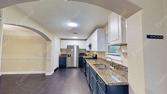 Building Photo - 2701 Deeringhill Dr