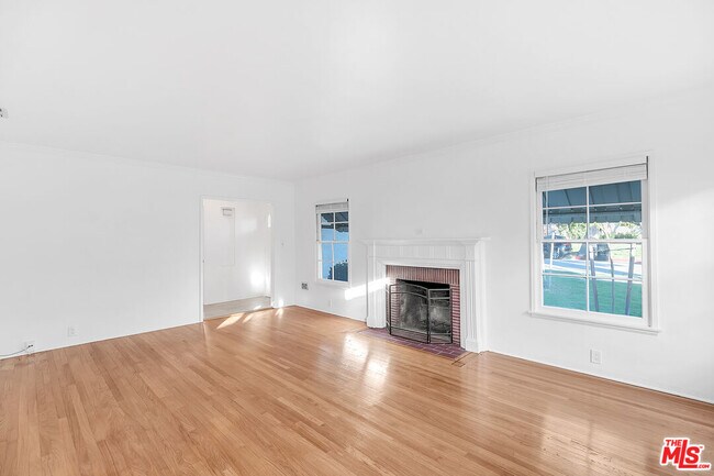 Foto del edificio - 1145 N Everett St