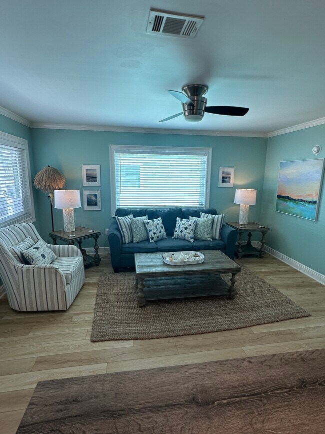 Foto del edificio - 17214 Front Beach Rd