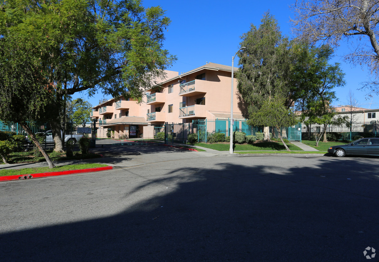 Foto principal - Simpson Saticoy Apartments