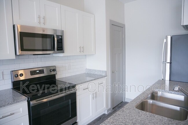 Foto del edificio - 782 Riverfront Pkwy