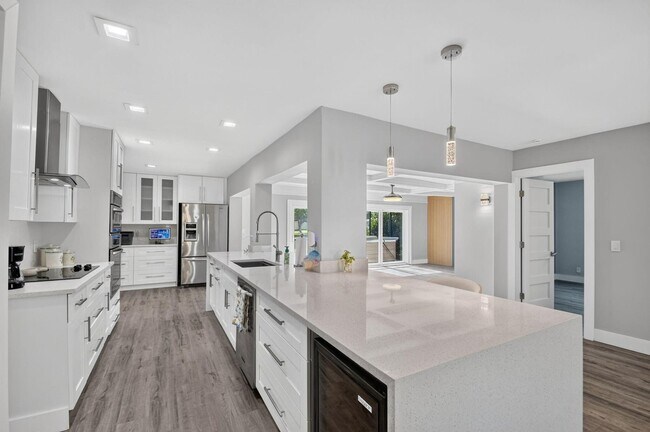 Building Photo - 14624 Country Side Ln