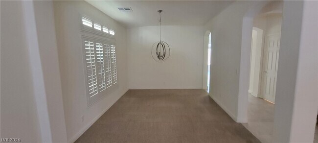 Foto del edificio - 5862 W Haleh Ave