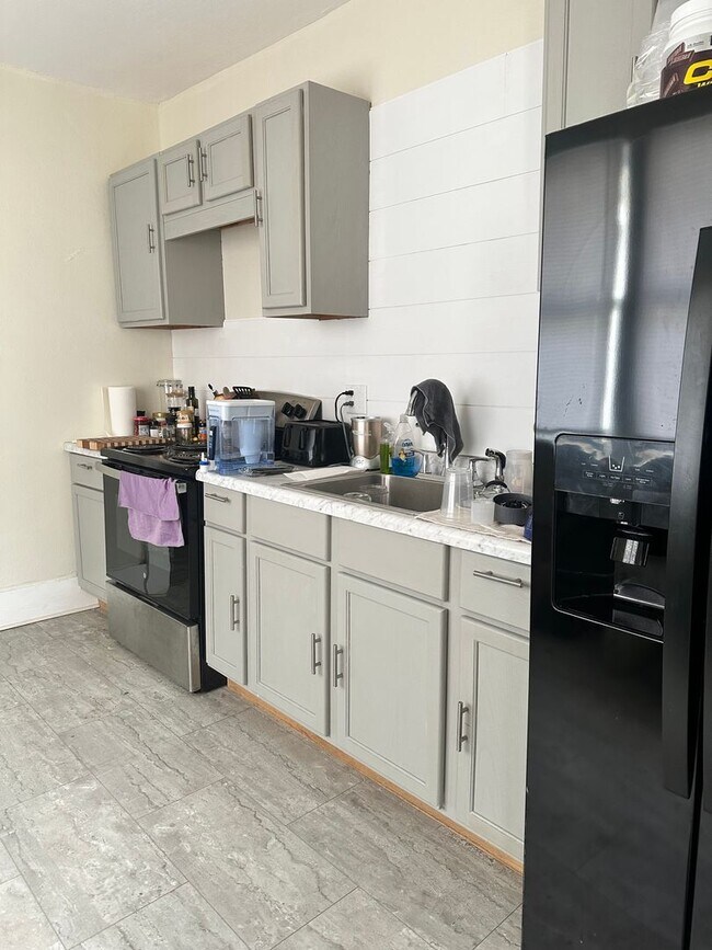 Foto del edificio - 1122 E Dunklin St