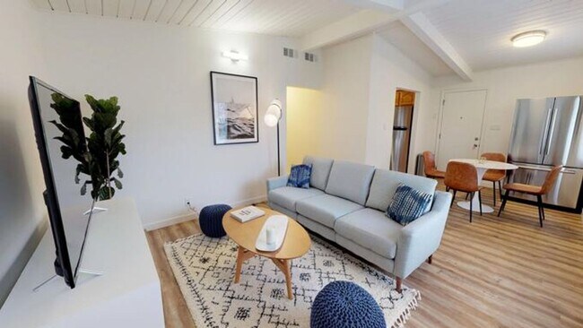 Foto del edificio - Community living by private bedrooms in Si...