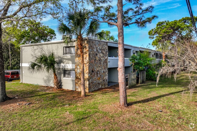 Building Photo - Pinewood