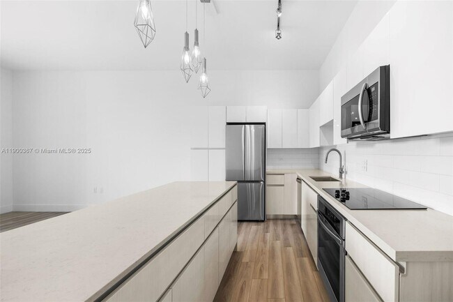 Foto del edificio - 101 Diplomat Pkwy