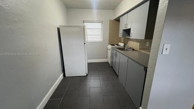 Building Photo - 6300 Miramar Pkwy