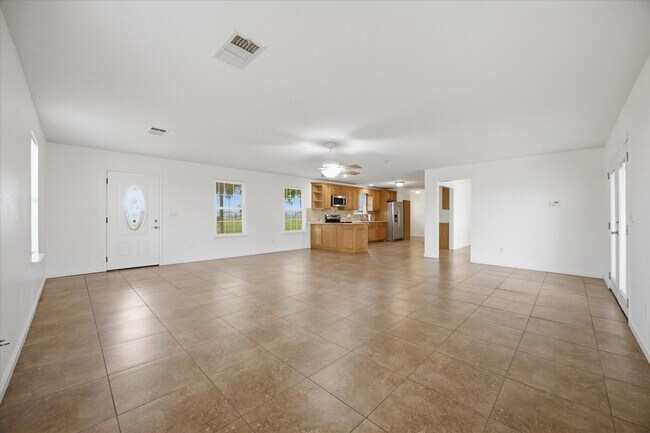 Building Photo - 12384 Co Rd 800