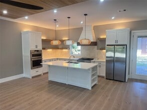 Building Photo - 12518 Mile Dr