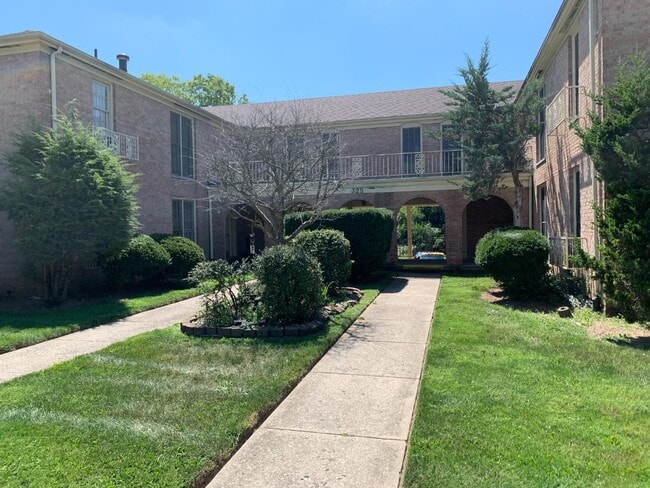 Building Photo - 325 W High St