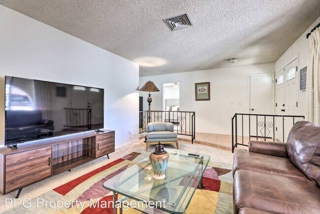 Building Photo - 3 br, 2 bath House - 600 E Palm St