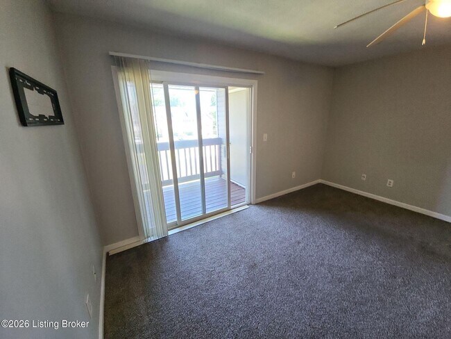 Foto del edificio - 4103 Blue Lick Ct