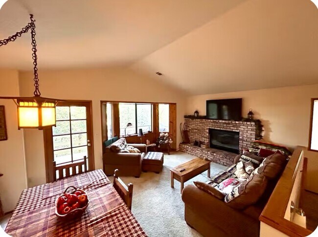 Foto del edificio - 28374 Larchmont Ln