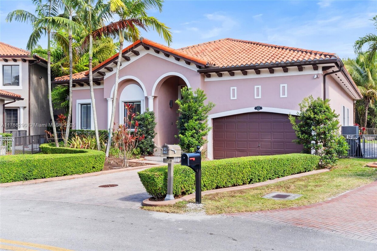 Foto principal - 19051 SW 74th Ave