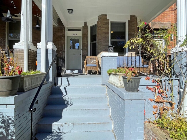 Photo - 1849 Monroe St NW House