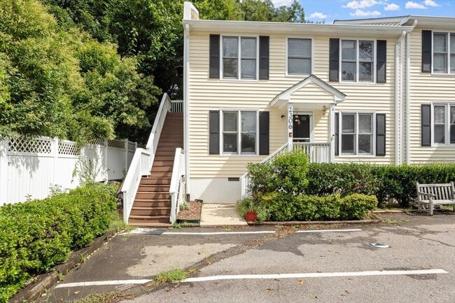 Building Photo - 2306 Stafford Ave