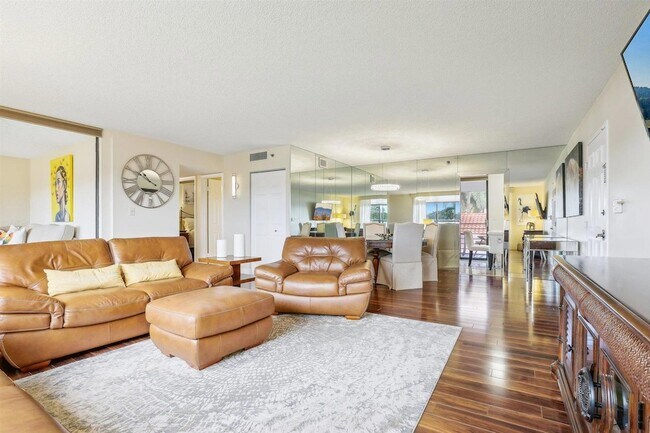 Building Photo - 7153 Promenade Dr