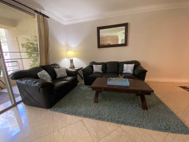 Foto del edificio - Beautiful Fully Furnished 1 bedroom just b...