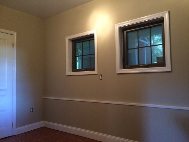 Building Photo - College Hill single family home in Forks T...