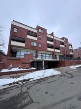 Building Photo - 20 Central St