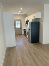 Building Photo - 1060 Hall Ave