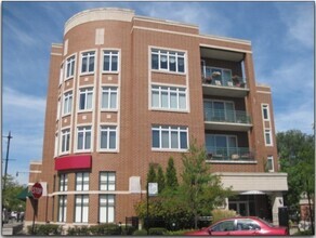 Building Photo - 5036 W Pensacola Ave