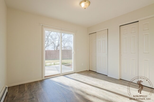 Building Photo - 1138 E Carolina Ave